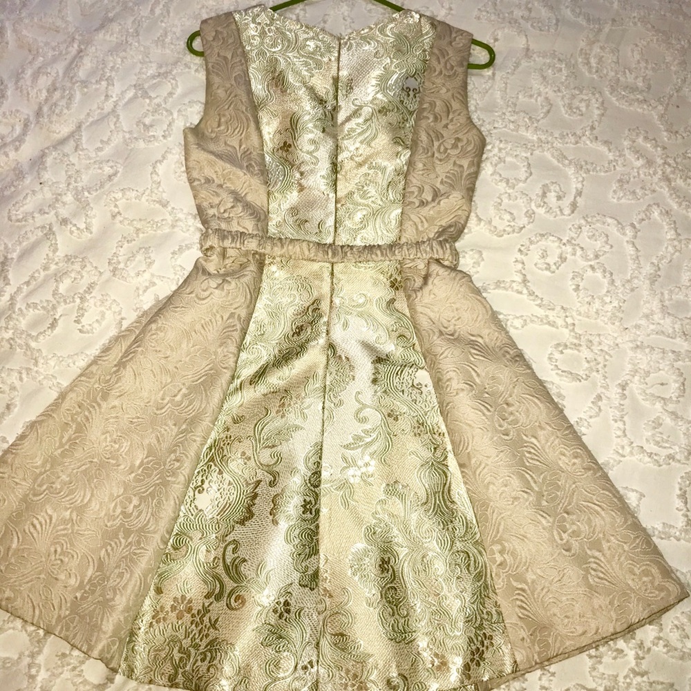 Gorgeous brocade vintage-look party dress - Picture 2 of 4